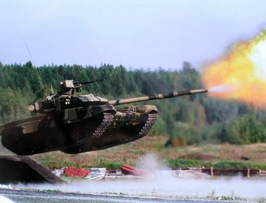 Σπάνιο βίντεο: Μέσα σ' ένα ρωσικό άρμα μάχης T-90